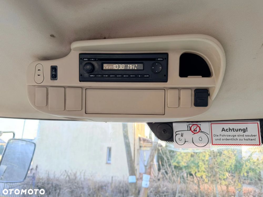 John Deere 6195R - 21