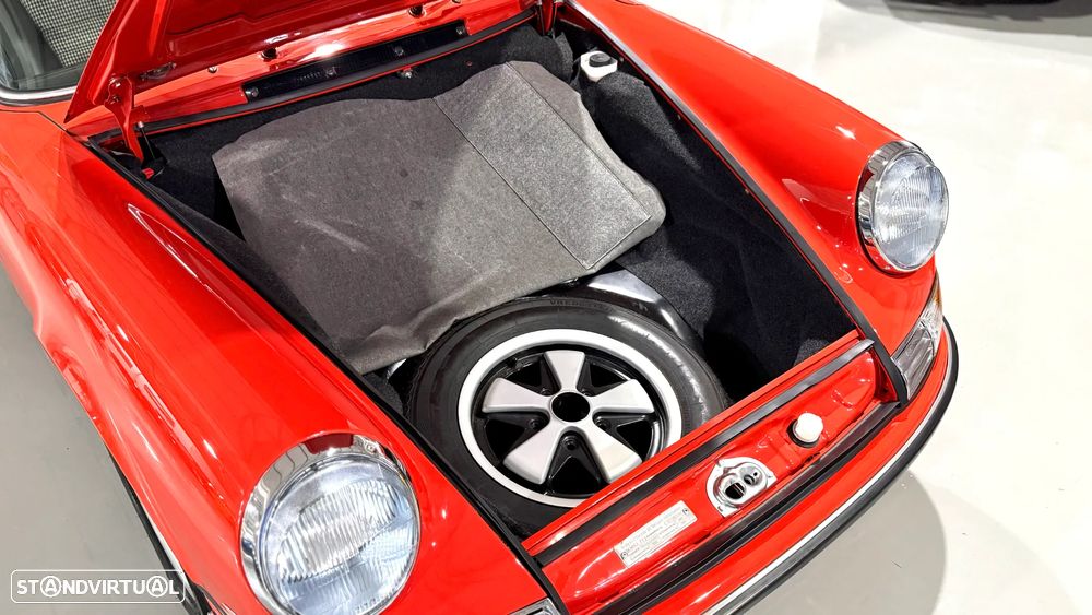 Porsche 911 Série F - 32