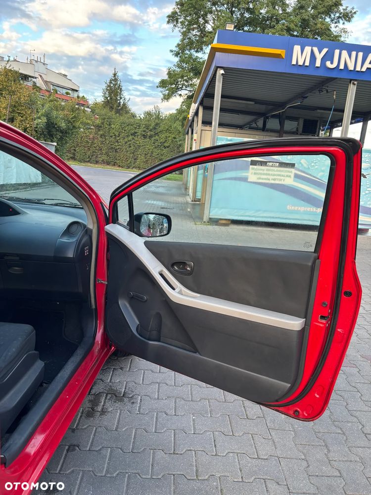Toyota Yaris 1.0 Luna - 23