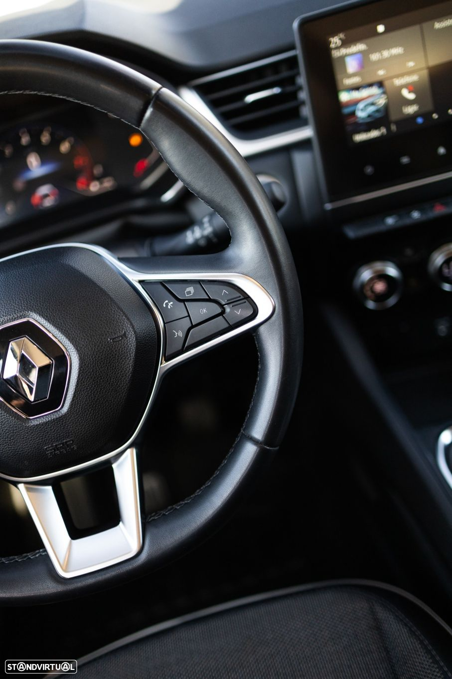 Renault Captur - 36