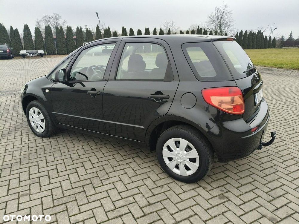 Suzuki SX4 - 10