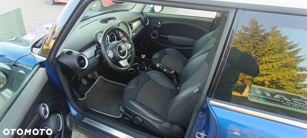 MINI Cooper Standard - 12