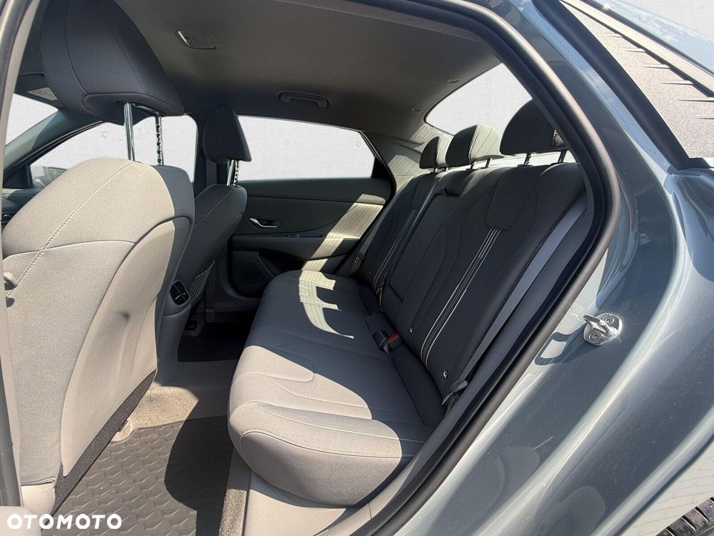 Hyundai Elantra 1.6 Smart - 22