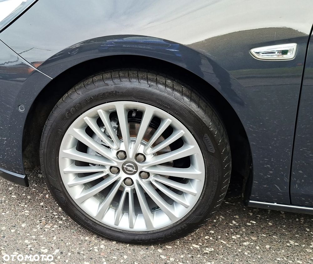 Opel Astra 1.4 Turbo Business - 17
