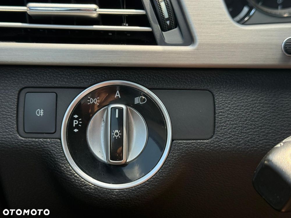 Mercedes-Benz Klasa E 350 CDI DPF 4Matic BlueEFFICIENCY 7G-TRONIC Avantgarde - 24