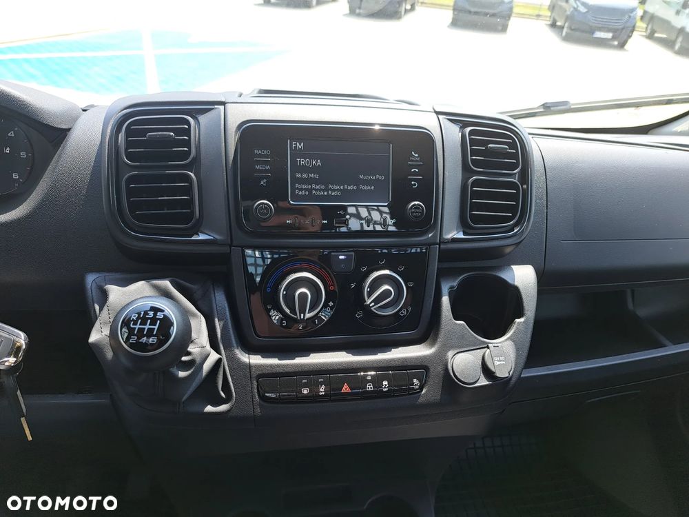 Fiat Ducato skrzynia fabryczna 4.2m + HAK   Dostępna od ręki!! - 31