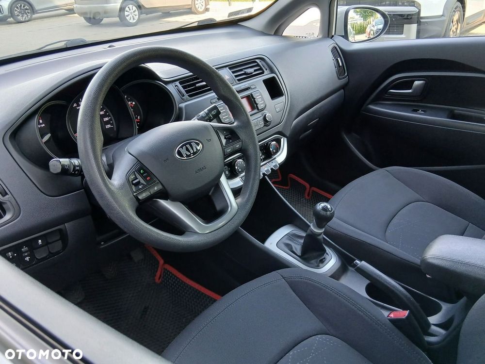 Kia Rio 1.2 L - 13