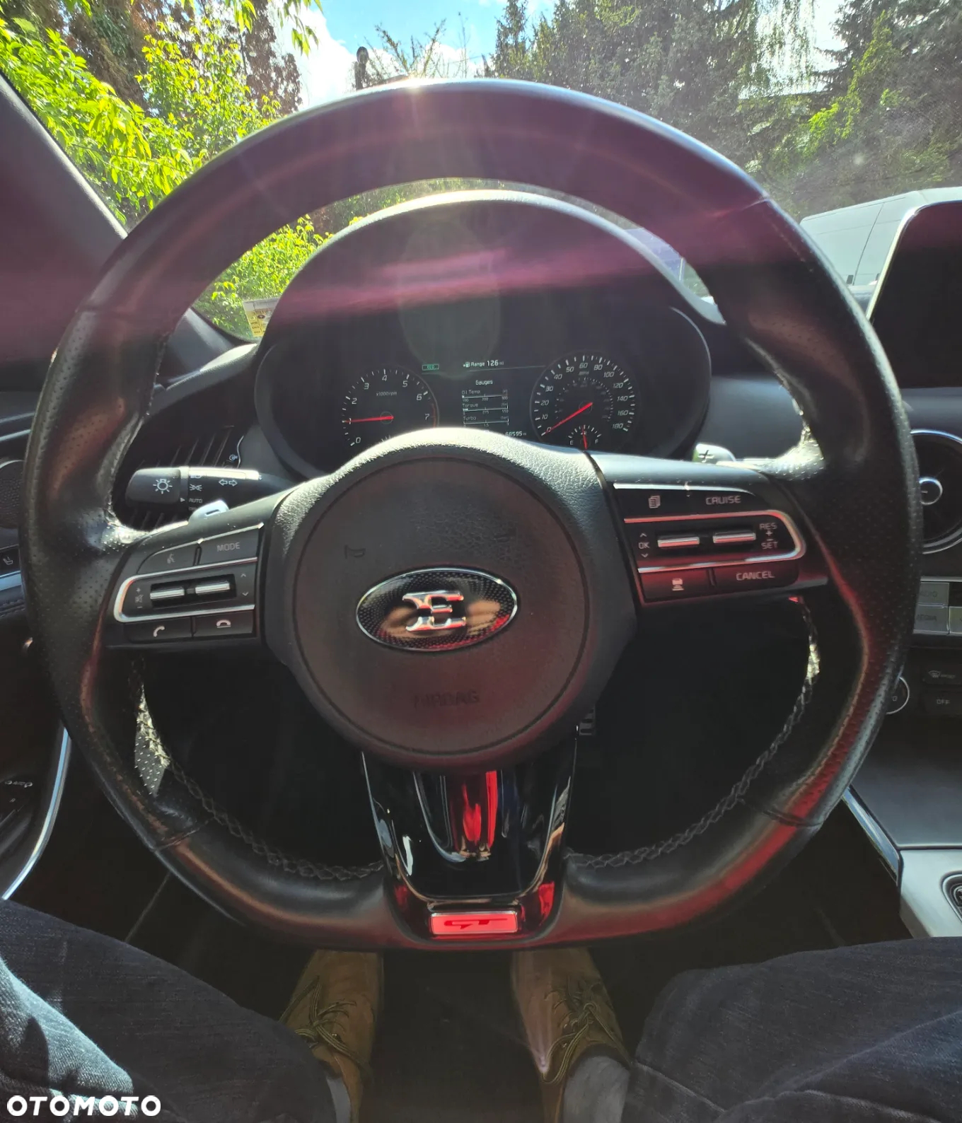 Kia Stinger - 8