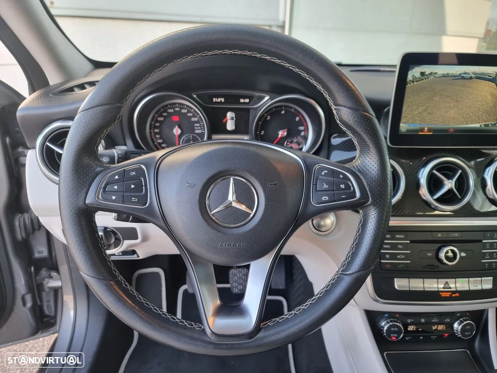 Mercedes-Benz GLA 180 d Urban - 10