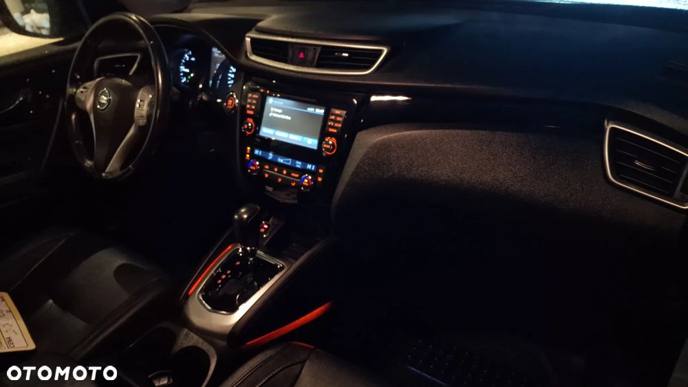 Nissan Qashqai 1.6 DCi Xtronic TEKNA - 34