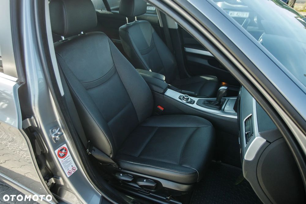 BMW Seria 3 318i Edition Sport - 31