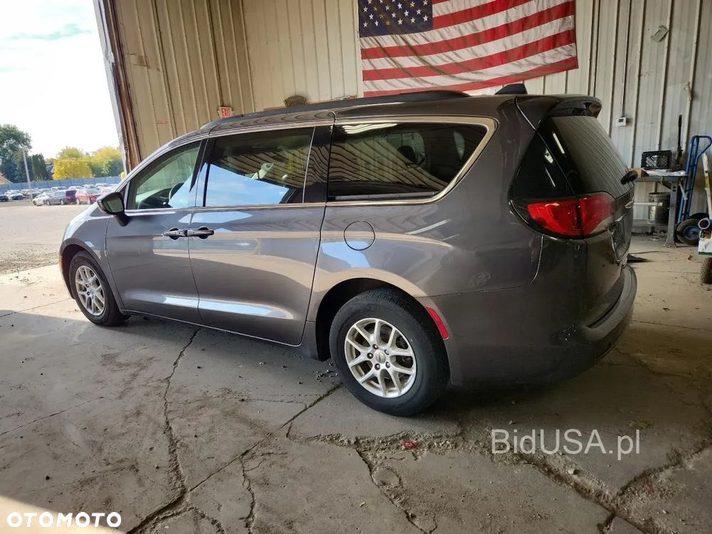 Chrysler Pacifica - 10