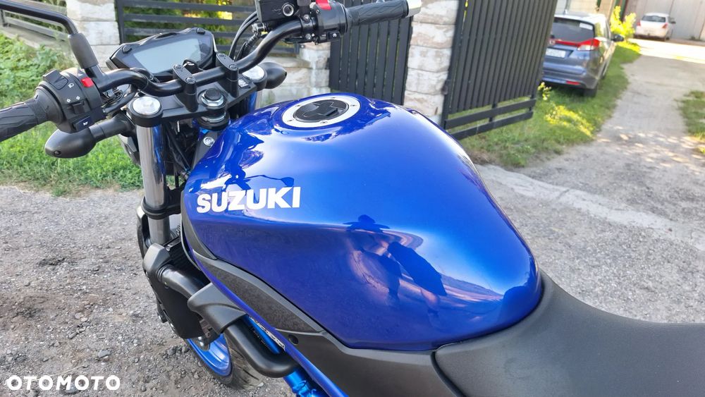 Suzuki SV - 32