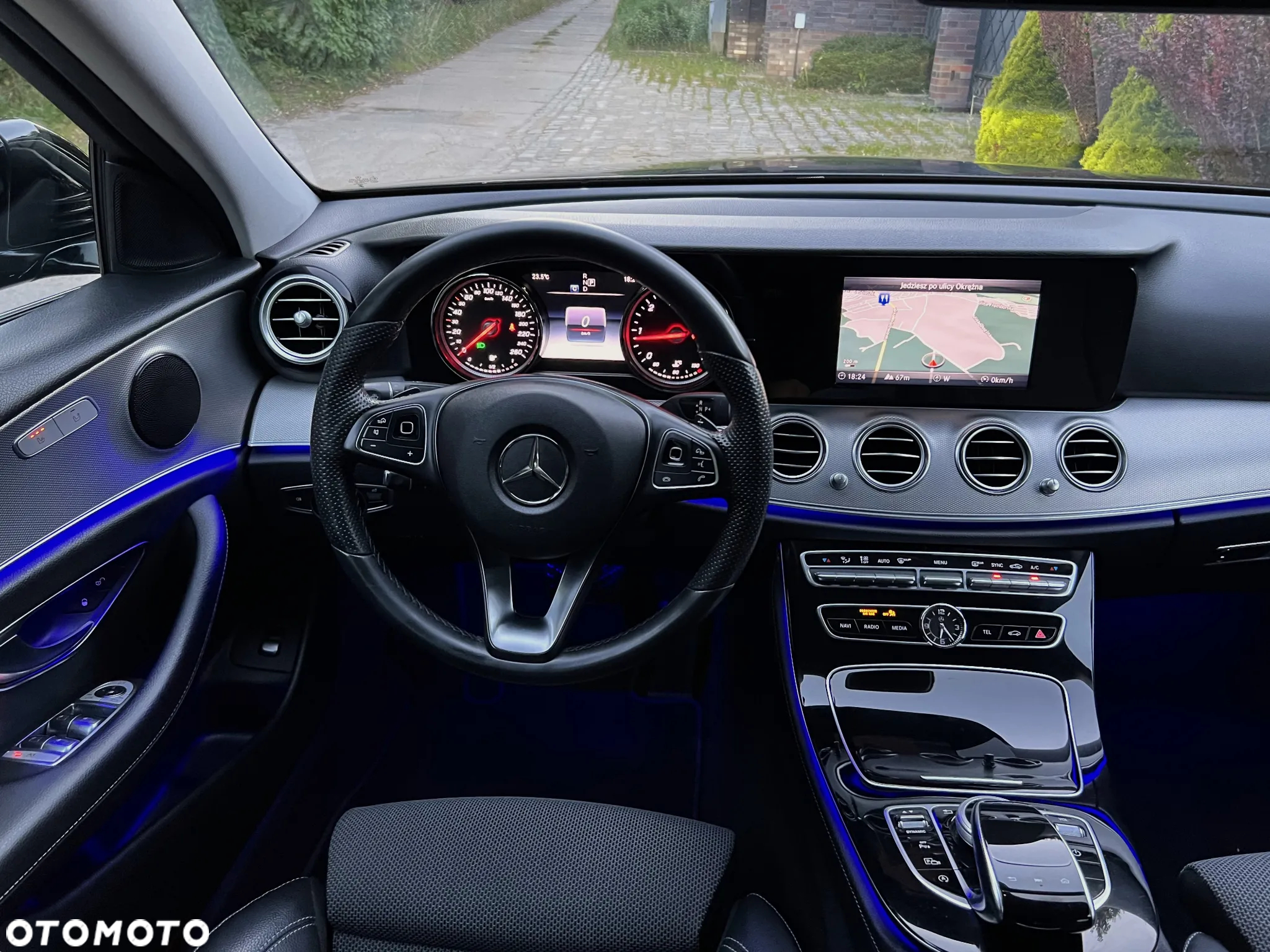 Mercedes-Benz Klasa E 220 d Business Edition 9G-TRONIC - 17