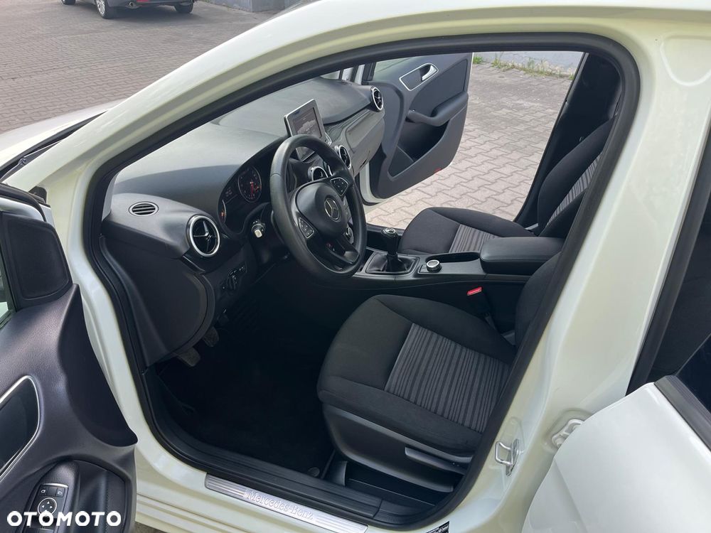 Mercedes-Benz Klasa B 180 BlueEFFICIENCY Edition - 10