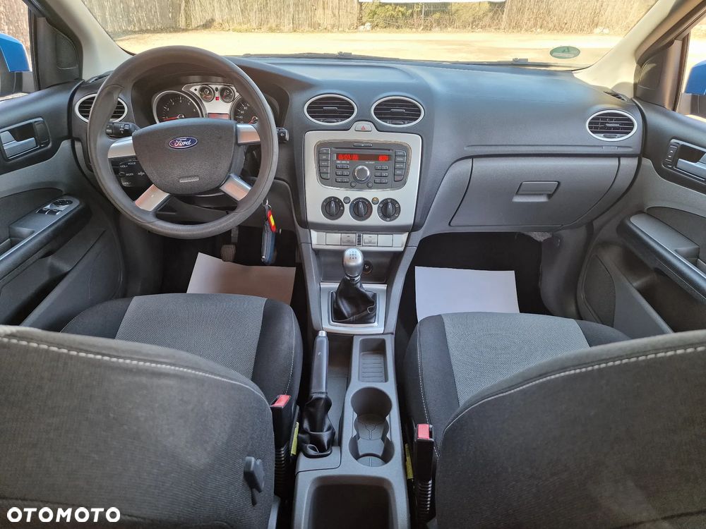 Ford Focus 1.6 Ghia - 6