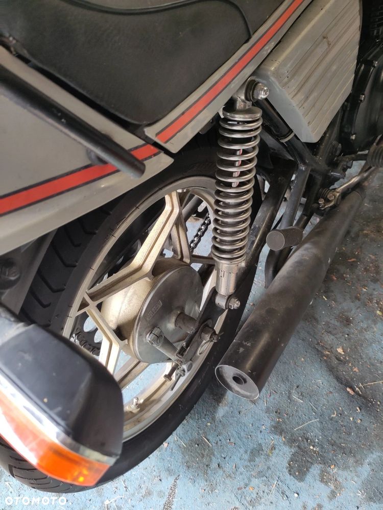 Suzuki GSX - 7