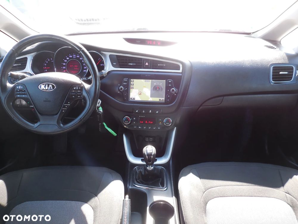 Kia Ceed 1.6 CRDi 136 ISG Dream Team Edition - 22