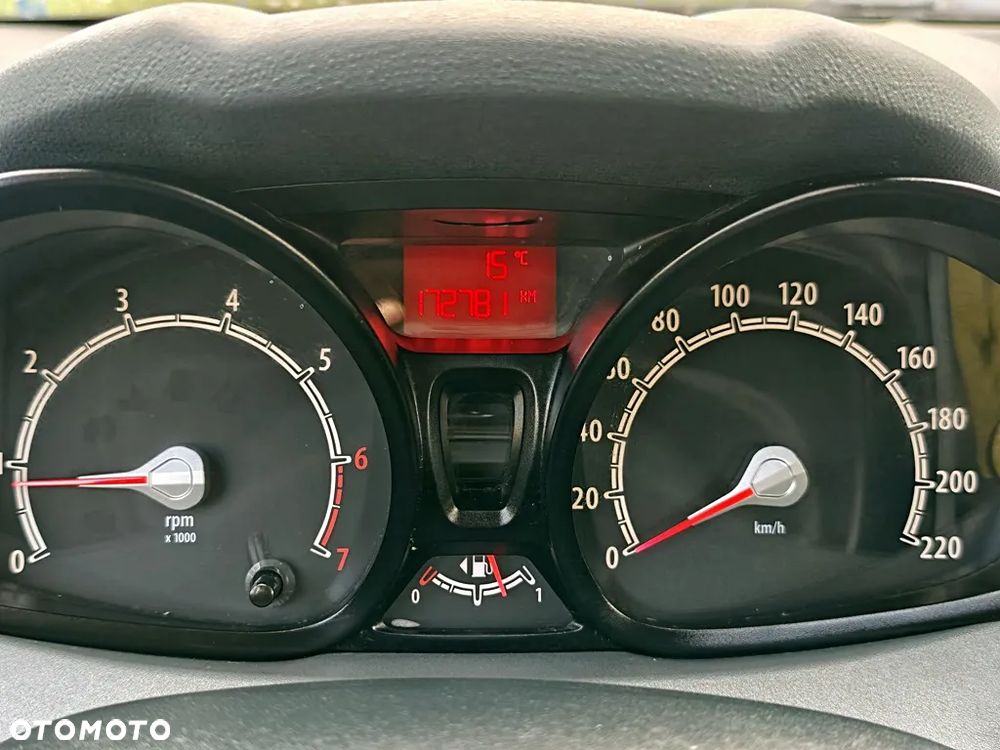 Ford Fiesta 1.25 Champions Edition - 12