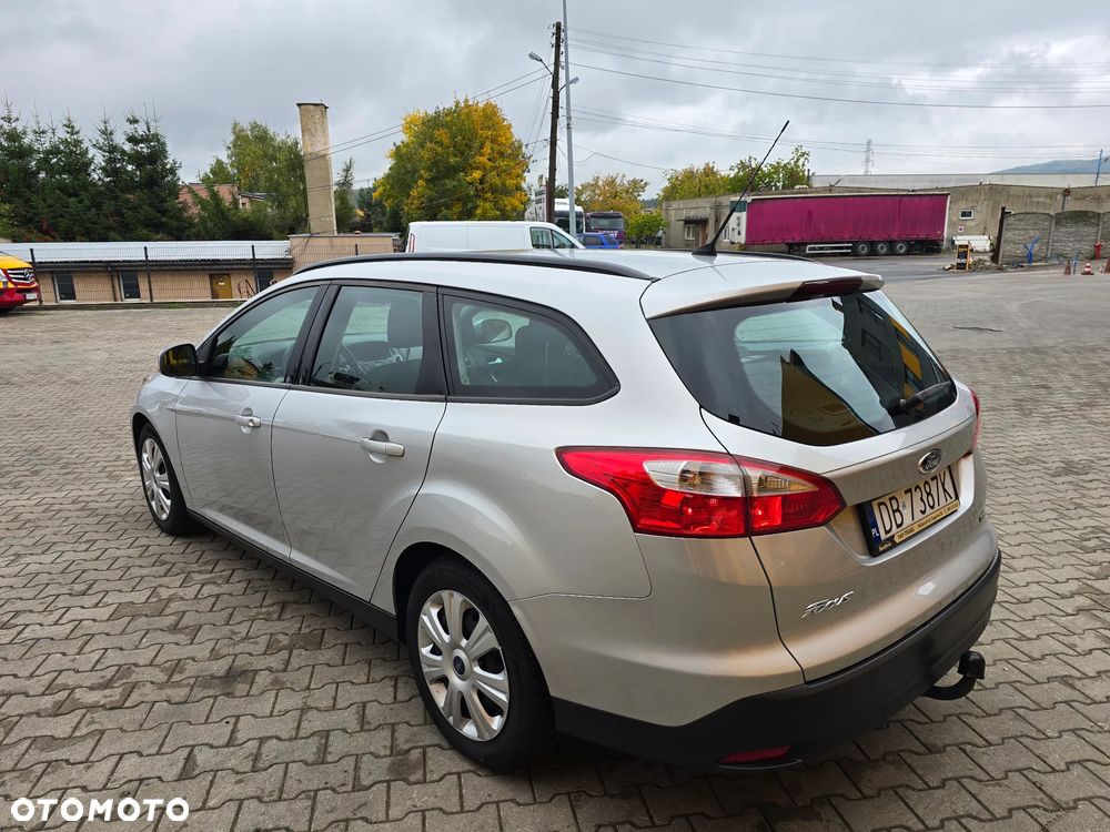 Ford Focus SW ver-1-0-ecoboost-start--stopp--system-trend - 5
