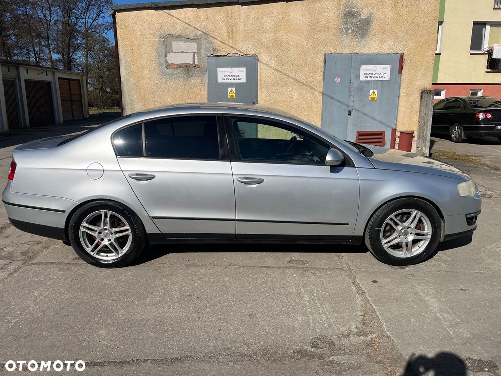 Volkswagen Passat 2.0 TDI Trendline - 11