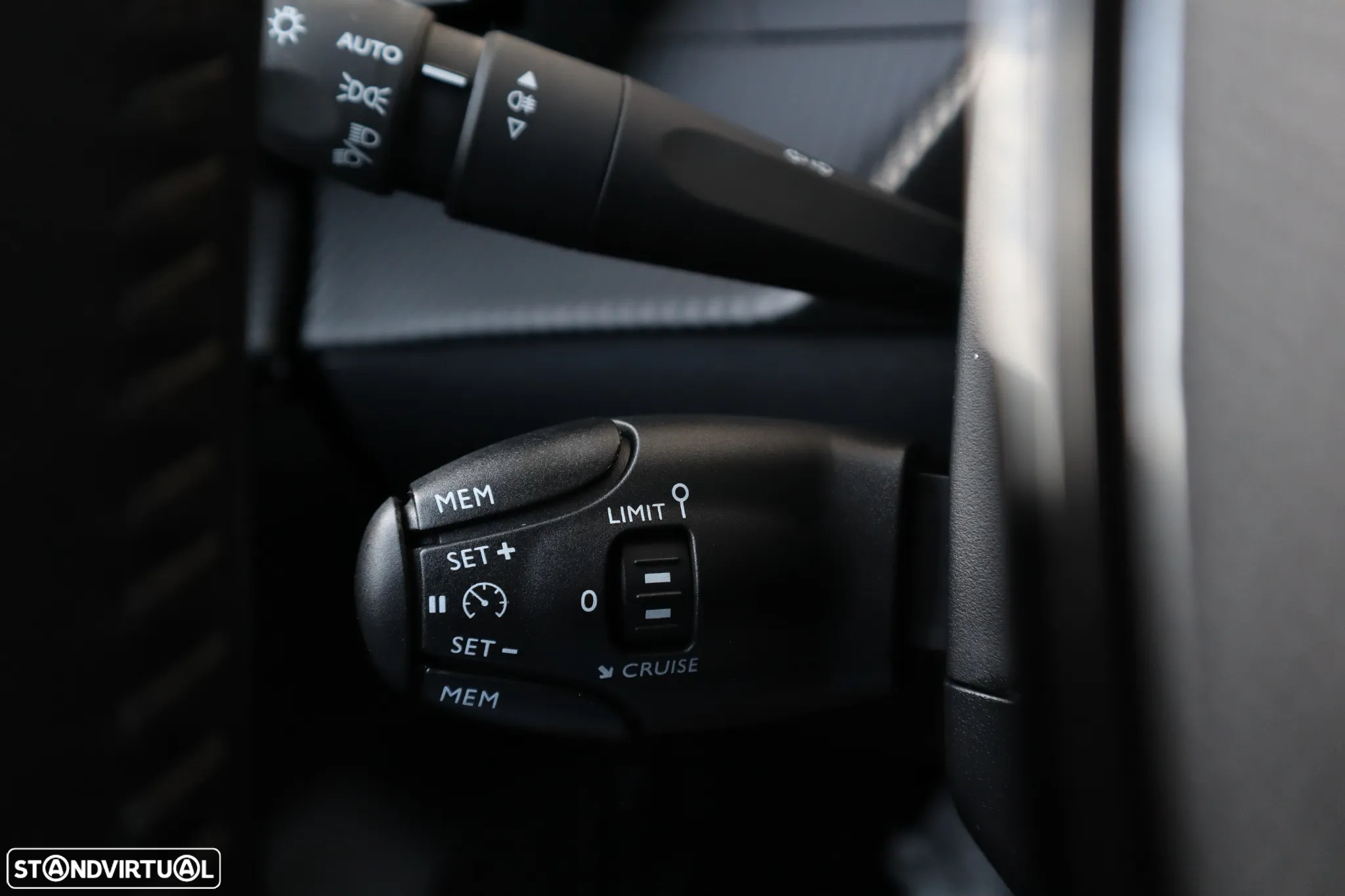 Peugeot 208 1.2 PureTech Style - 19