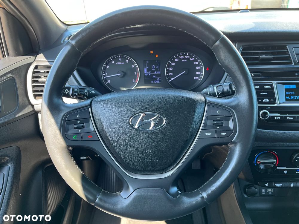 Hyundai i20 - 19