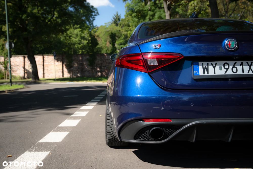 Alfa Romeo Giulia 2.0 Turbo 16V AT8 Veloce Ti - 23