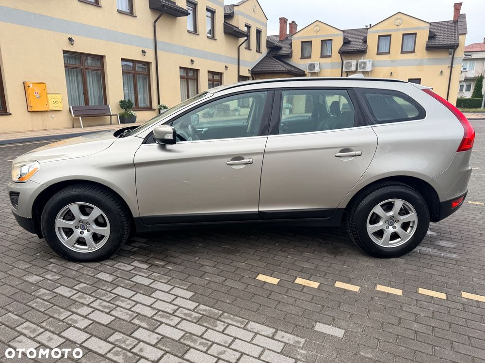 Volvo XC 60 DRIVe Momentum - 2