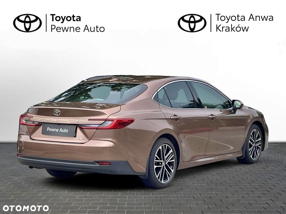 Toyota Camry - 6