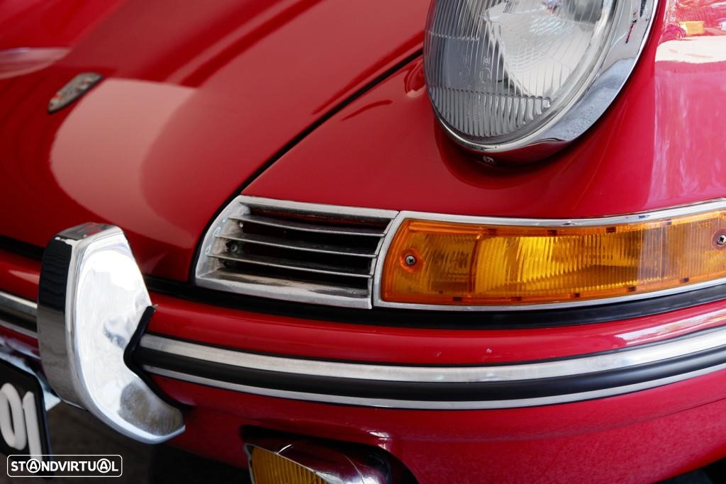 Porsche 911 Série F - 4