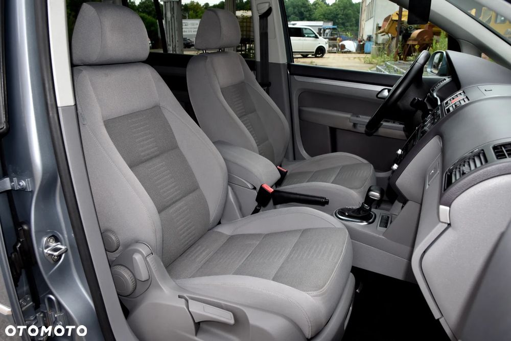 Volkswagen Touran 1.4 TSI DSG Conceptline - 13