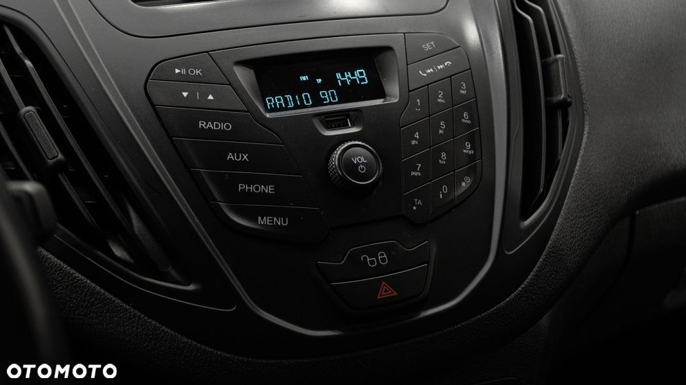 Ford Transit Courier - 25