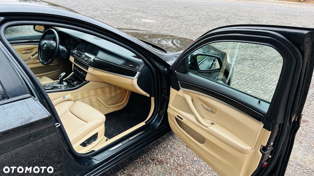 BMW Seria 5 535i xDrive Luxury Line - 14