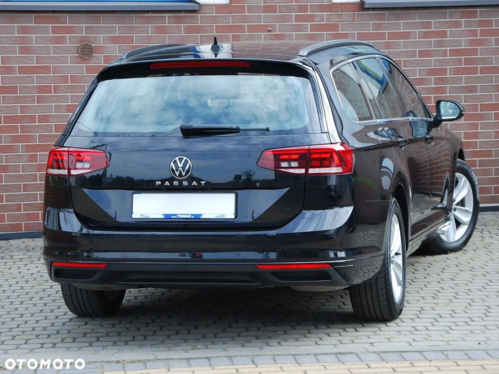 Volkswagen Passat - 20