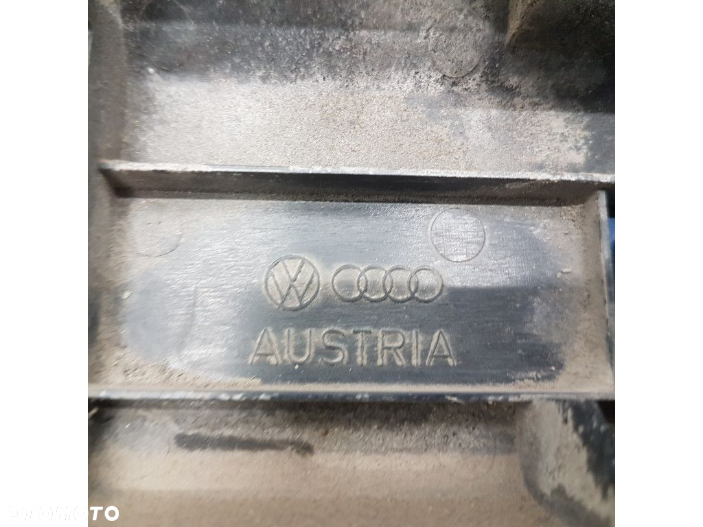VOLKSWAGEN TRANSPORTER T4 ATRAPA / GRILL - 4