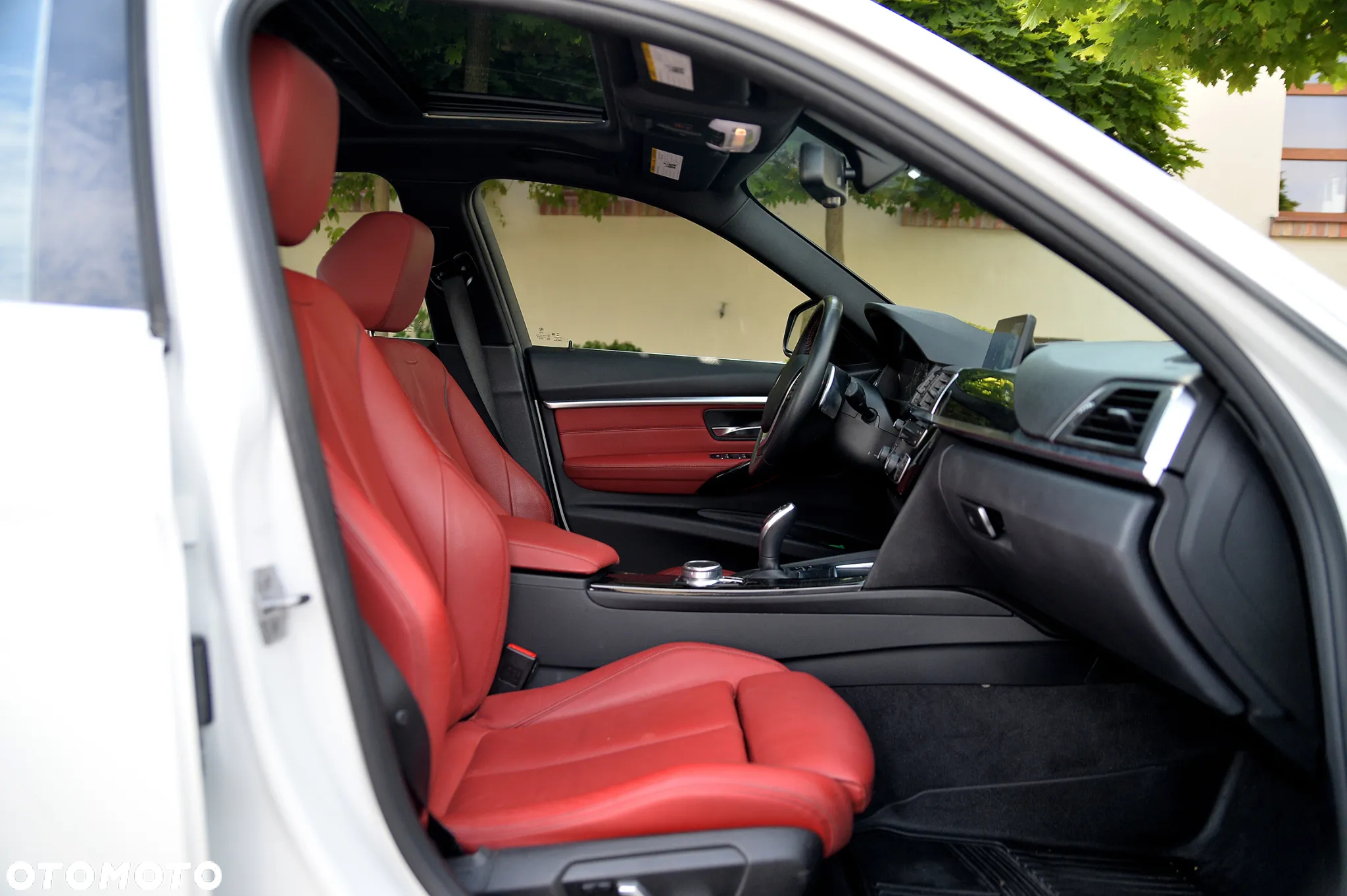 BMW Seria 3 330i xDrive Sport Line - 16