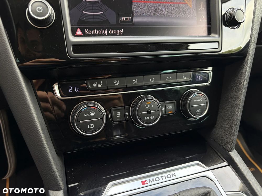 Volkswagen Passat Variant 2.0 TDI SCR 4Motion DSG Highline - 30