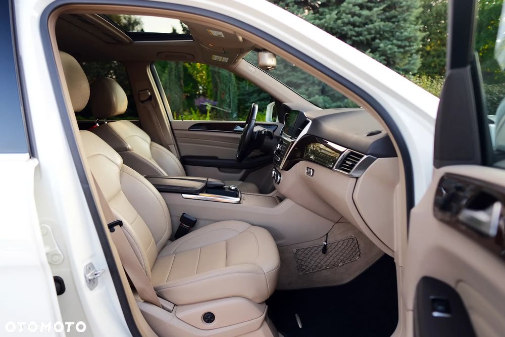 Mercedes-Benz ML - 26