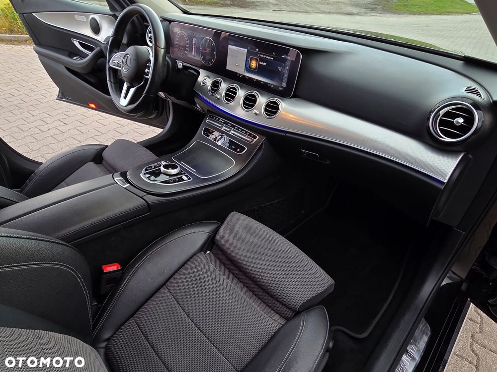 Mercedes-Benz Klasa E 220 d T 9G-TRONIC Exclusive - 21