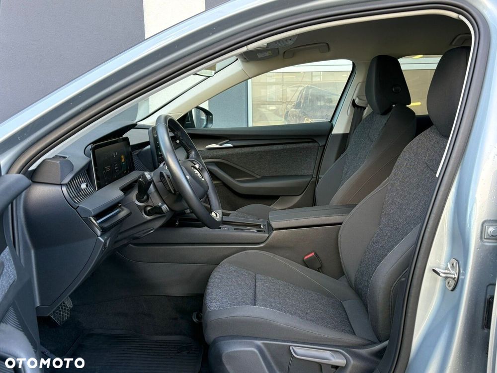 Skoda Superb 2.0 TDI SCR Essence DSG - 12