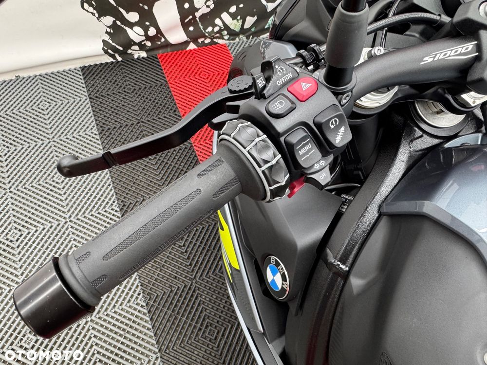 BMW S - 16