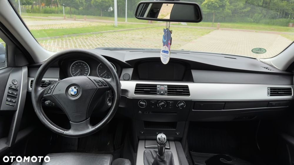 BMW Seria 5 520i - 5