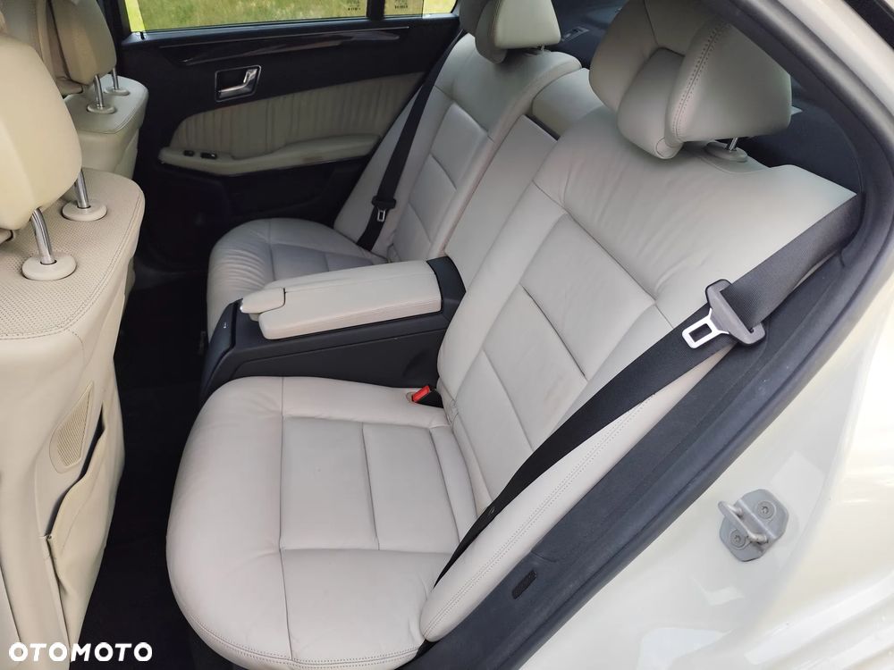 Mercedes-Benz Klasa E 500 4-Matic Avantgarde - 23