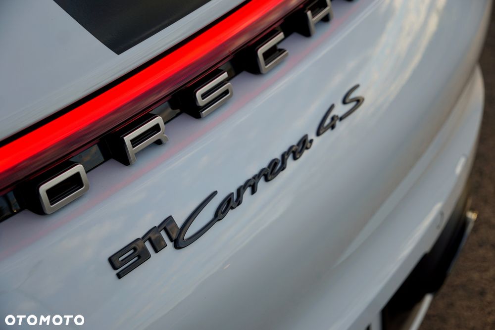 Porsche 911 Carrera 4S - 15