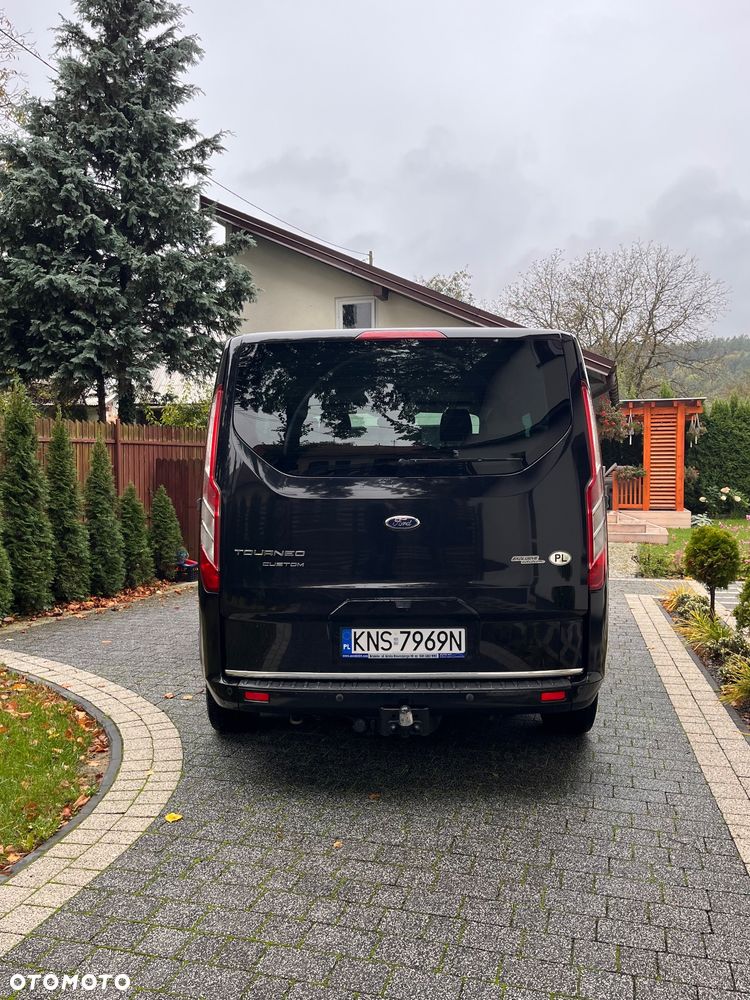 Ford Tourneo Custom - 14