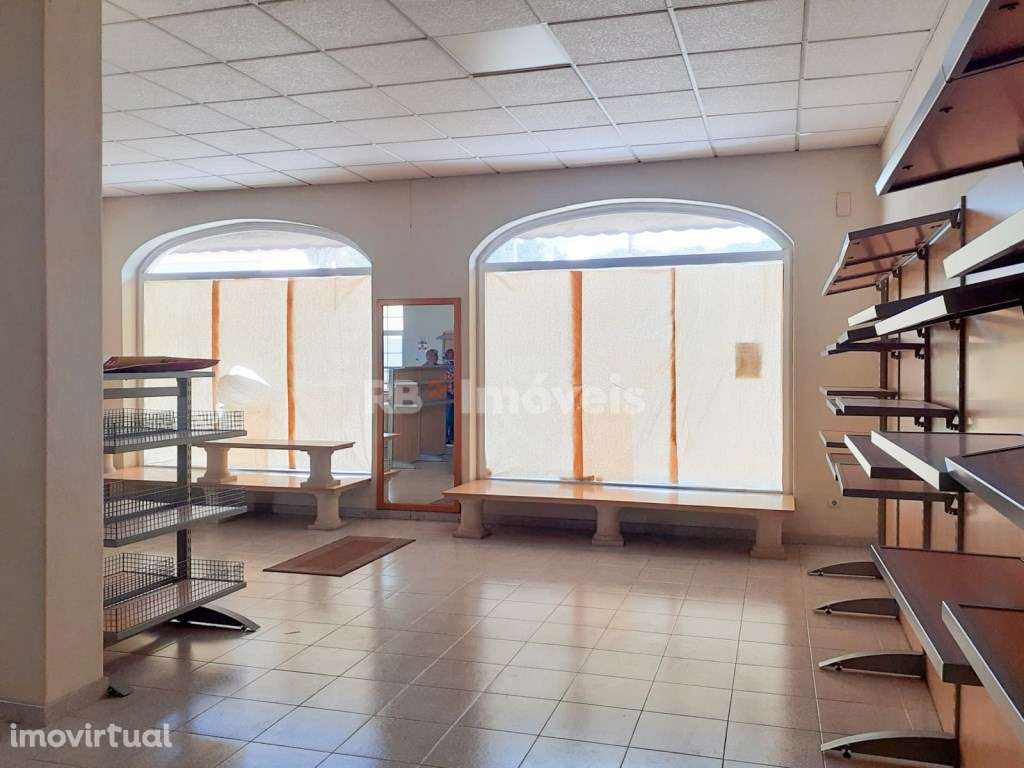 Loja com 72 m2 situada na Chamusca. - Grande imagem: 3/9