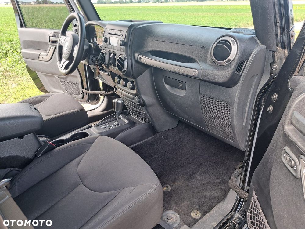Jeep Wrangler - 16