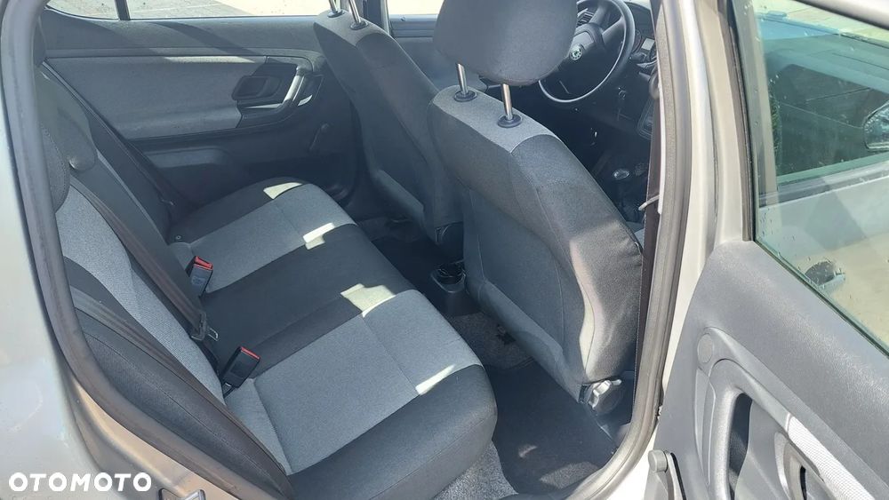 Skoda Fabia - 10