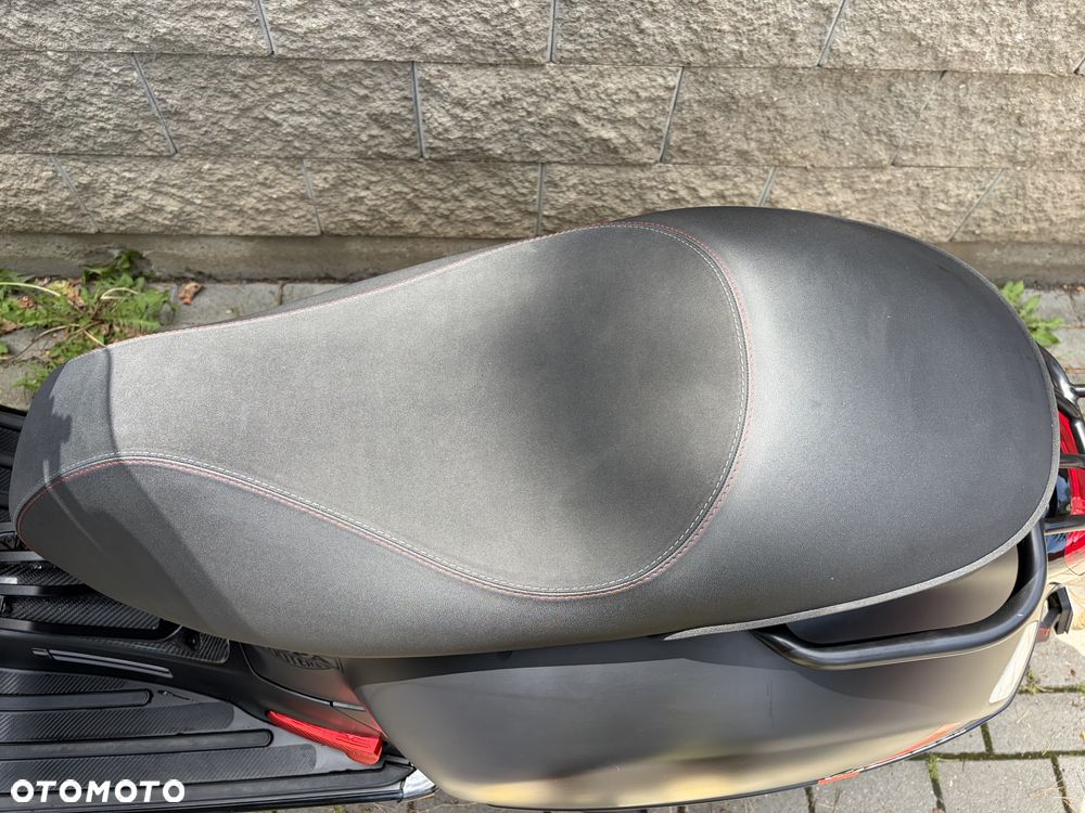 Vespa GTS - 19